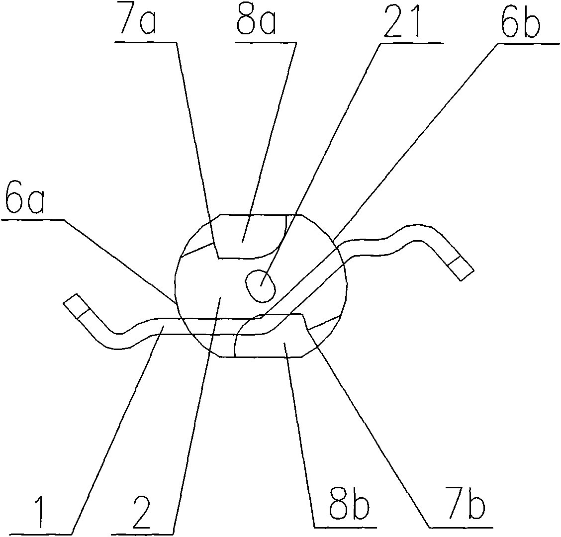 Circuit-breaker automatic closing contact device with high breaking capacity