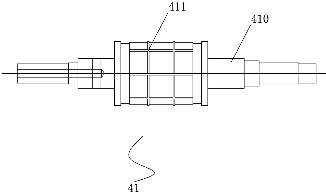 A forming equipment for producing breakage-resistant diapers