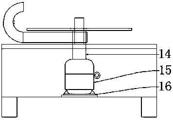 Automatic deflashing device for producing solid tire