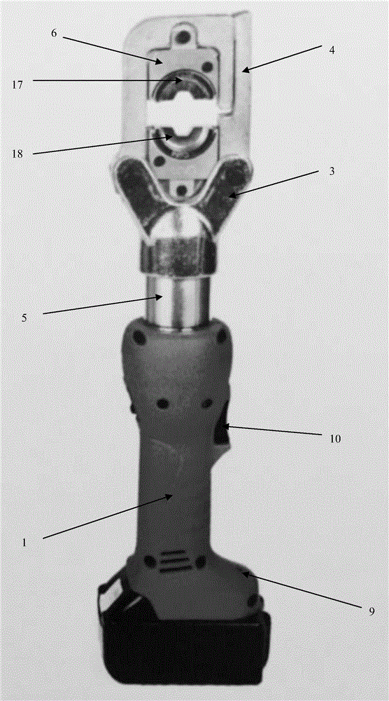 Charging hydraulic tool