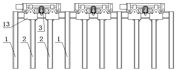 Automatic adjusting mechanism for distance between every two finger boards of two-layer platform of drilling workover rig