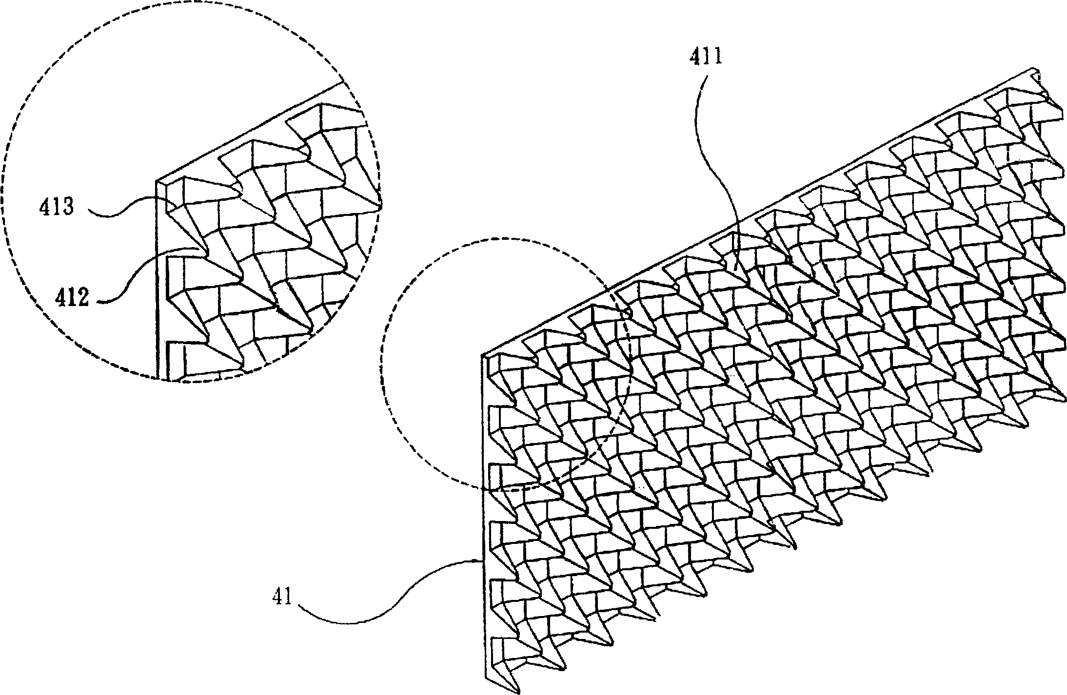 Packing container and buffer