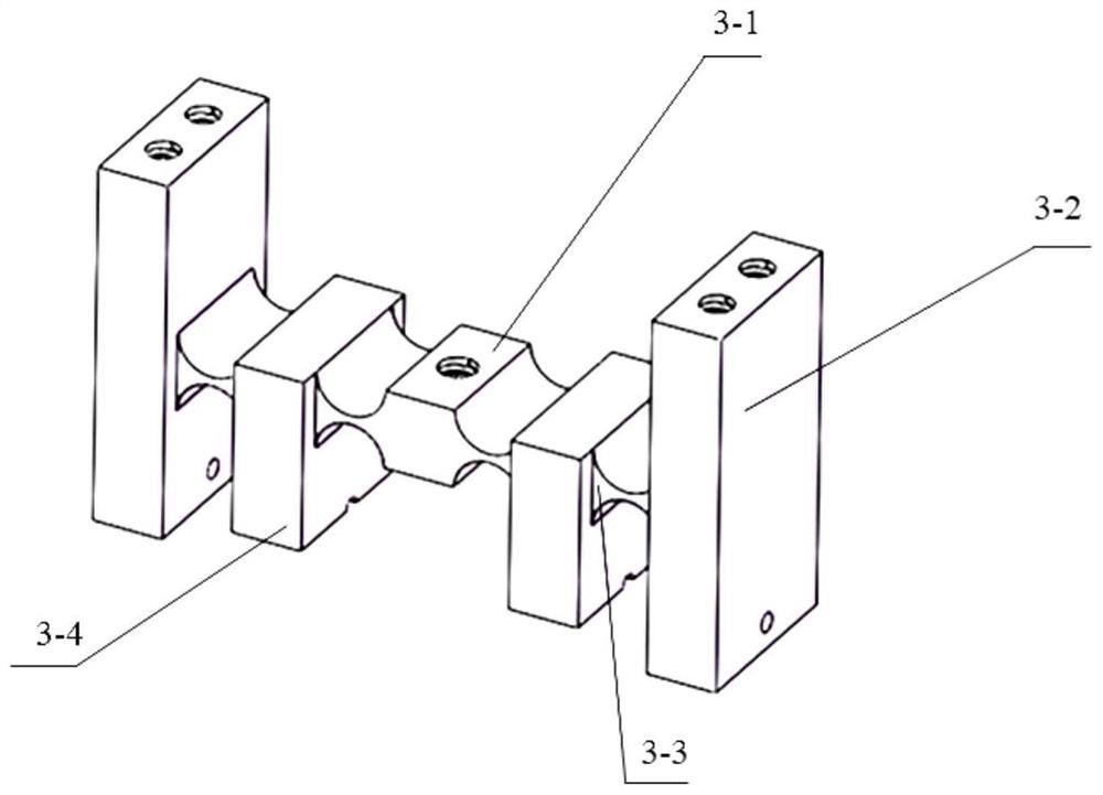 A fiber grating acceleration sensor with temperature compensation and its measurement method