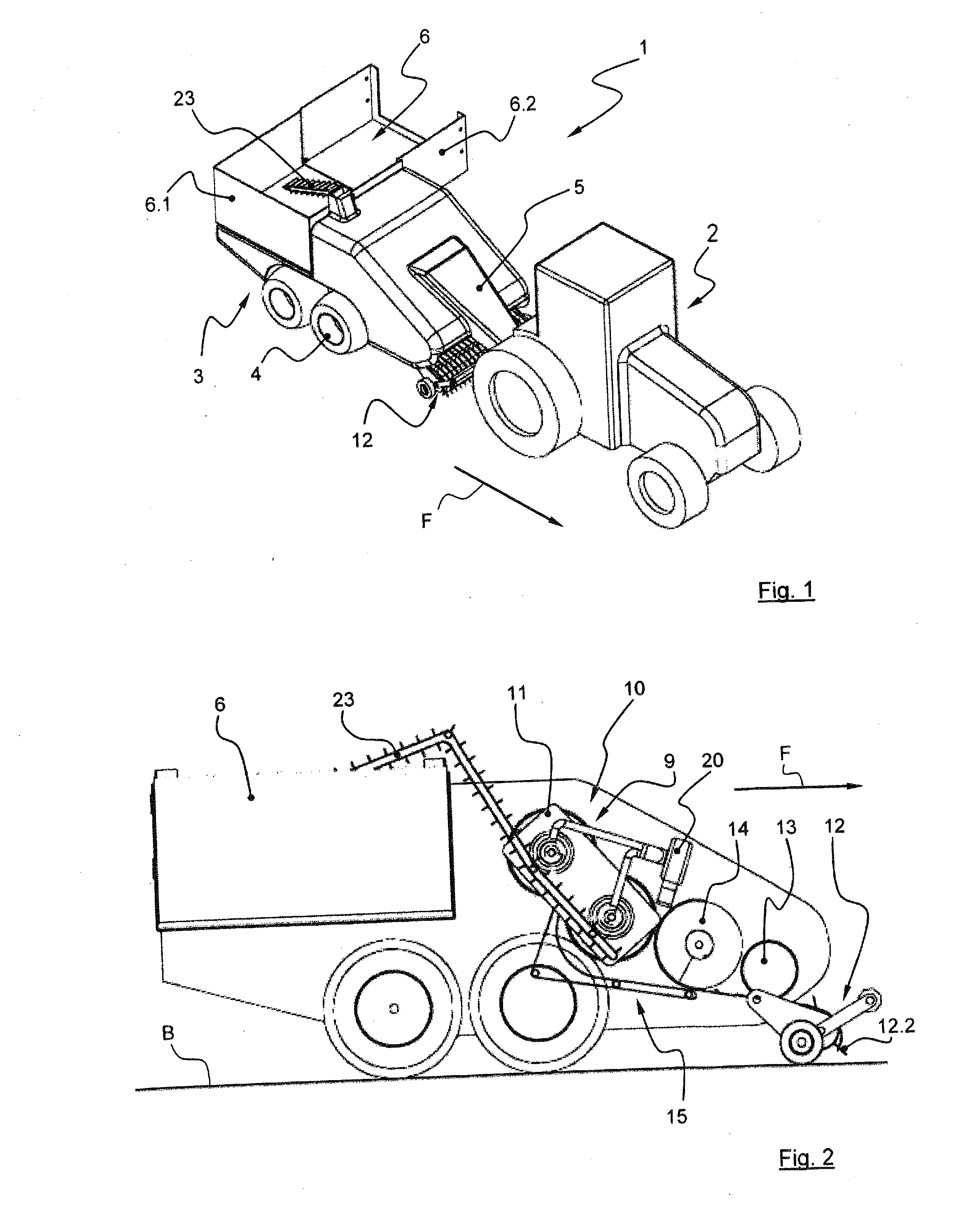 Apparatus for compacting fibrous plant material, especially for compacting stalk material