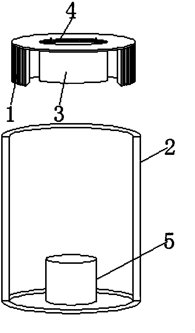 Portable drinking containing device for accelerating dissolution of solutes