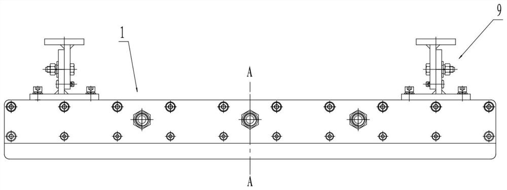 Atomizing dust-settling device capable of spraying in curtain shape