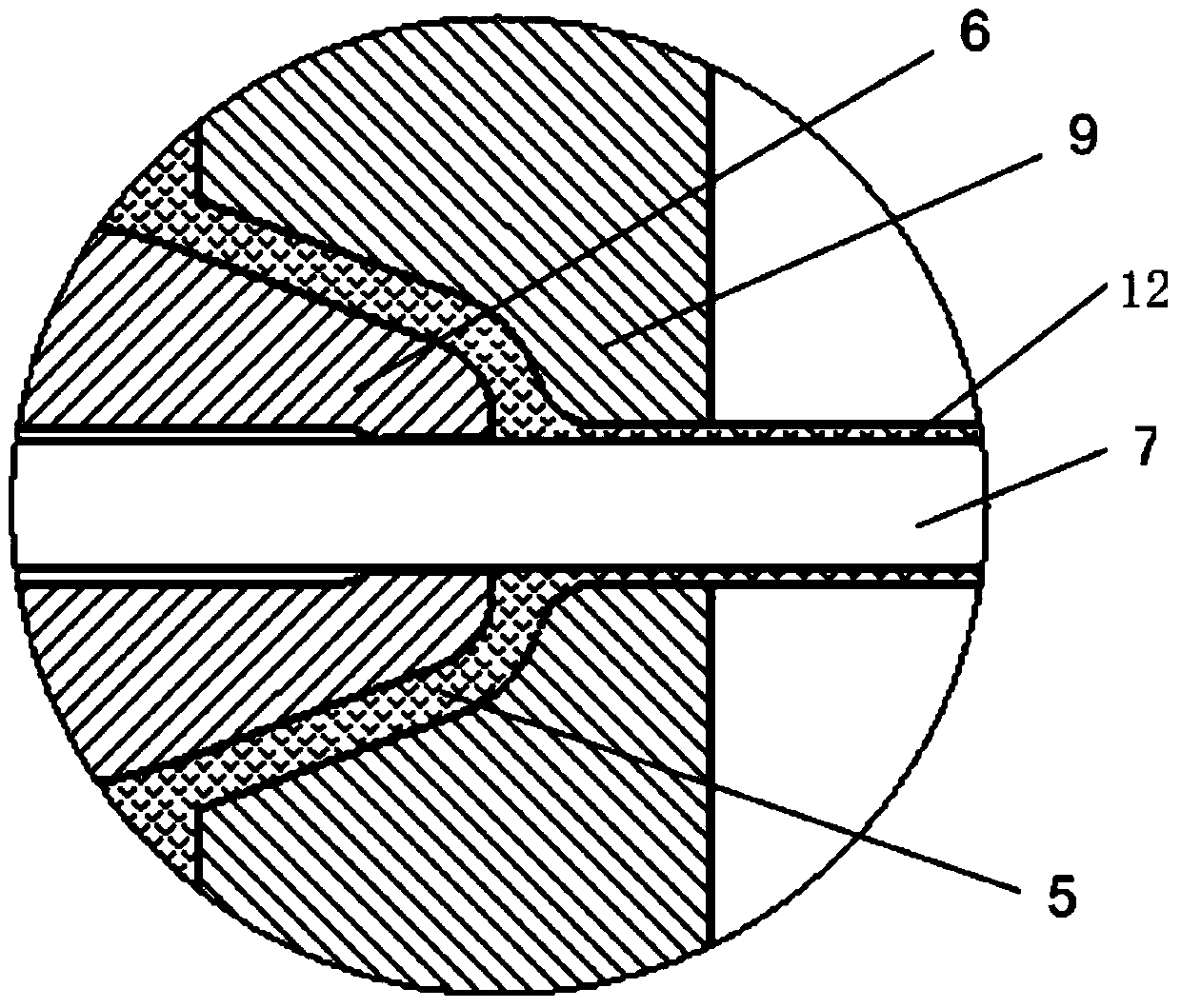 Device and process for realizing amorphous metal continuous wire cladding by virtue of extrusion