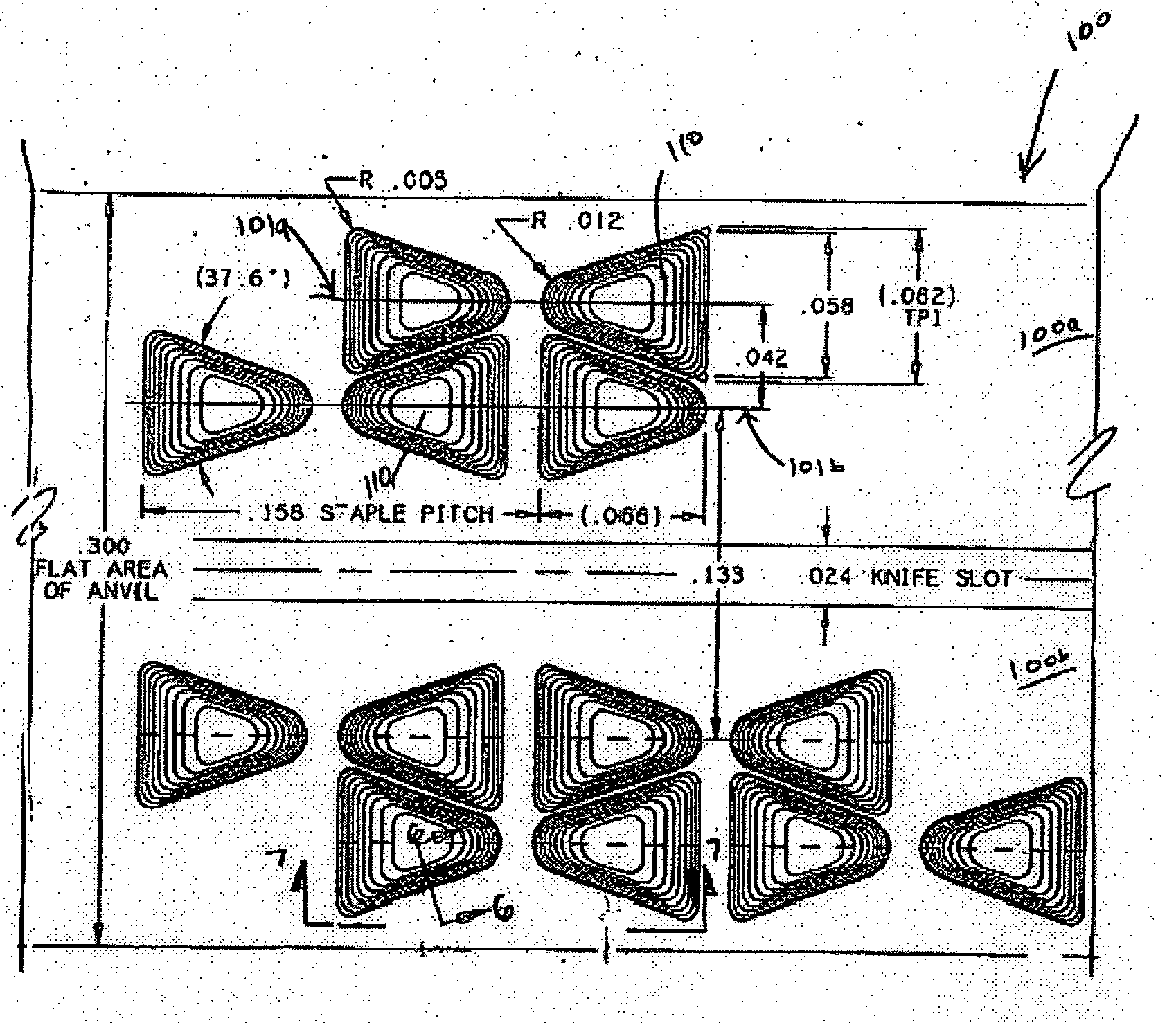 Staple pocket arrangement for surgical stapler