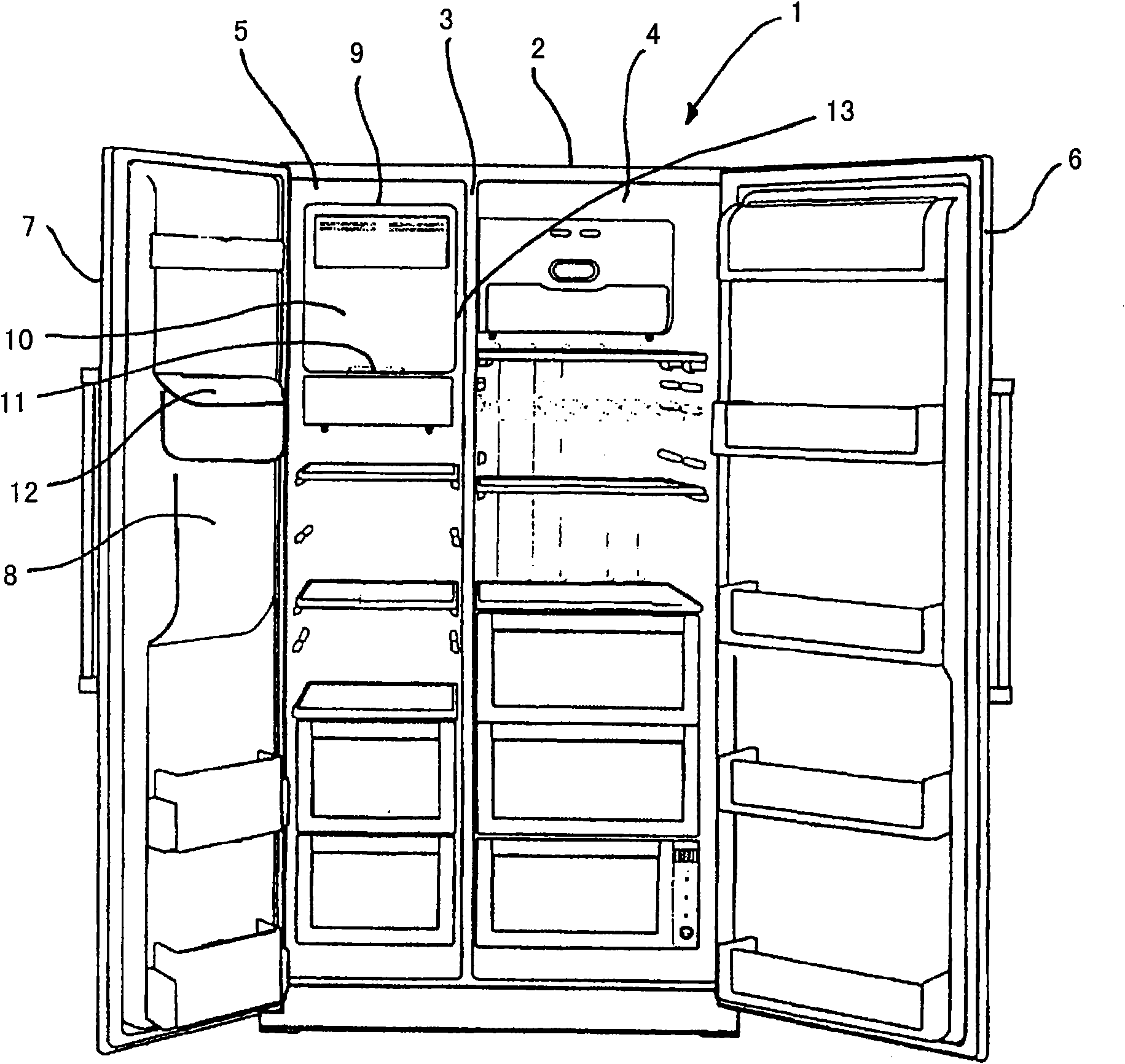 Ice dispenser with an ice comminuting device