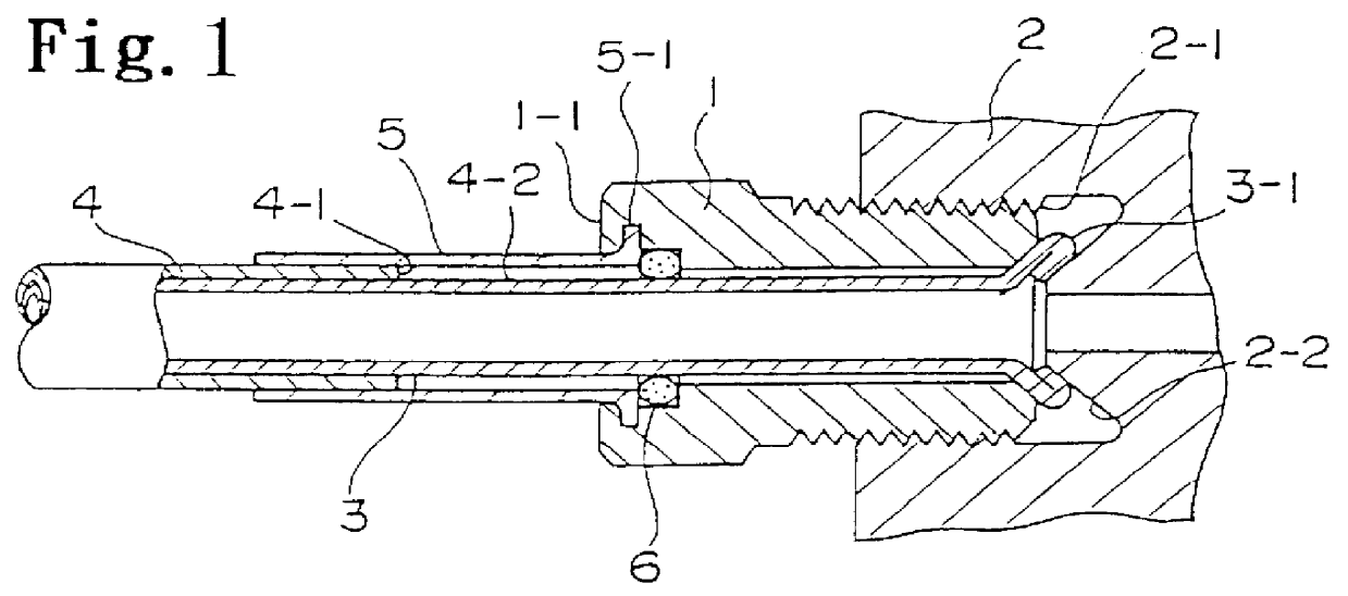 Connecting structure of externally resin-coated small-diameter metallic pipe