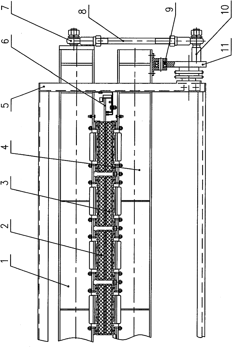 Deadweight flattening-type dehydrator for dehydration section of laver one-step processing unit