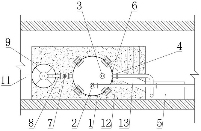 Device and method for preventing cavitation and vibration of underground filling pipeline