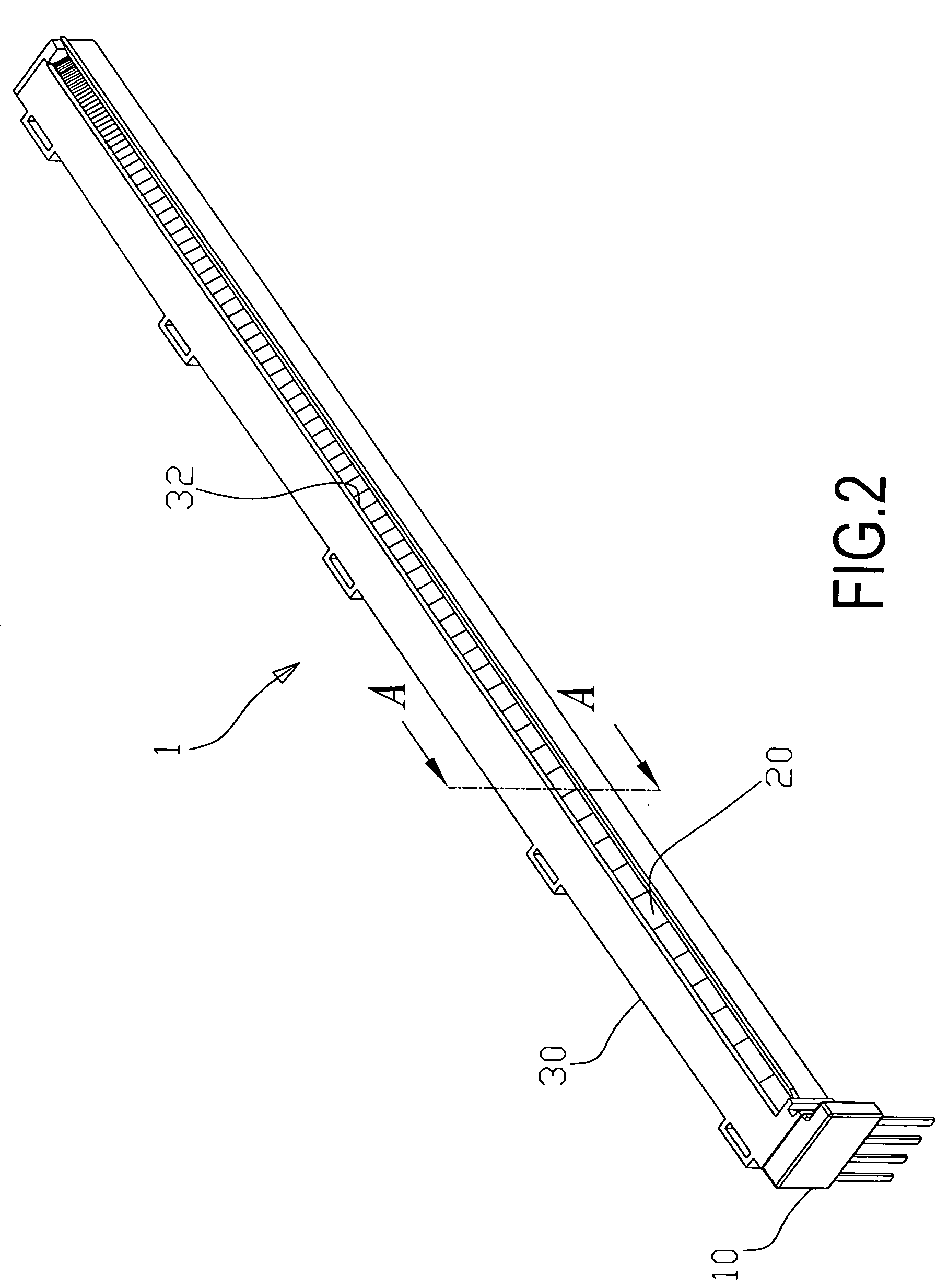 Linear light source for enhancing uniformity of beaming light within the beaming light's effective focal range