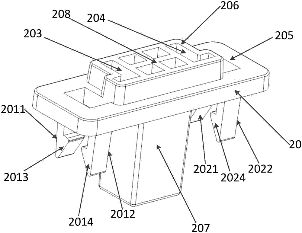 Radiating element positioning clamp and low-frequency radiating element