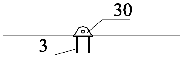 A movable independent pole hoisting device and its hoisting method