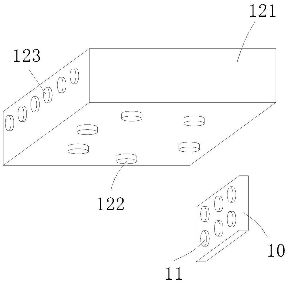 Automatic PT cabinet switching device for multipath incoming lines