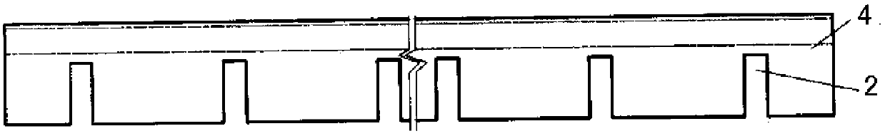 No-cutting-seam cement concrete pavement structure and construction method thereof