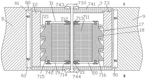 Safety covering device for moving gap for articulated vehicle