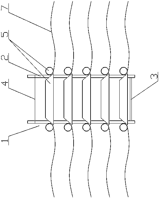 Cultivation device capable of increasing habitat space of Oratosquilla oratoria