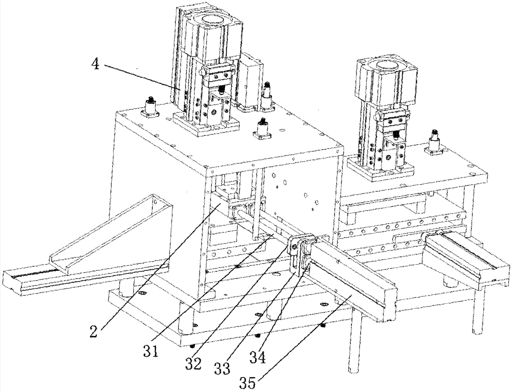 Glass hot bending former with improved pushing mechanisms