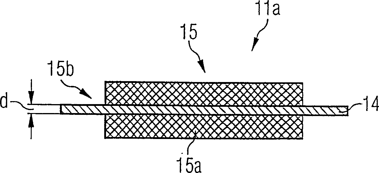 Casing. esp. for semiconductor device, foot of such semiconductor device and mfg. method of such foot