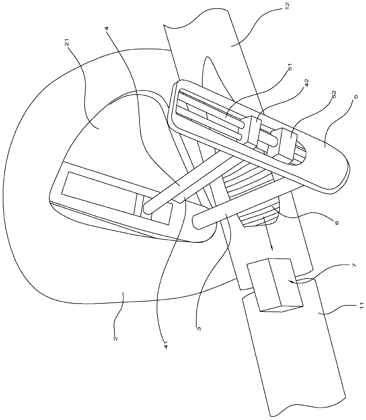 A fish slicing device used in an aquatic product processing production line