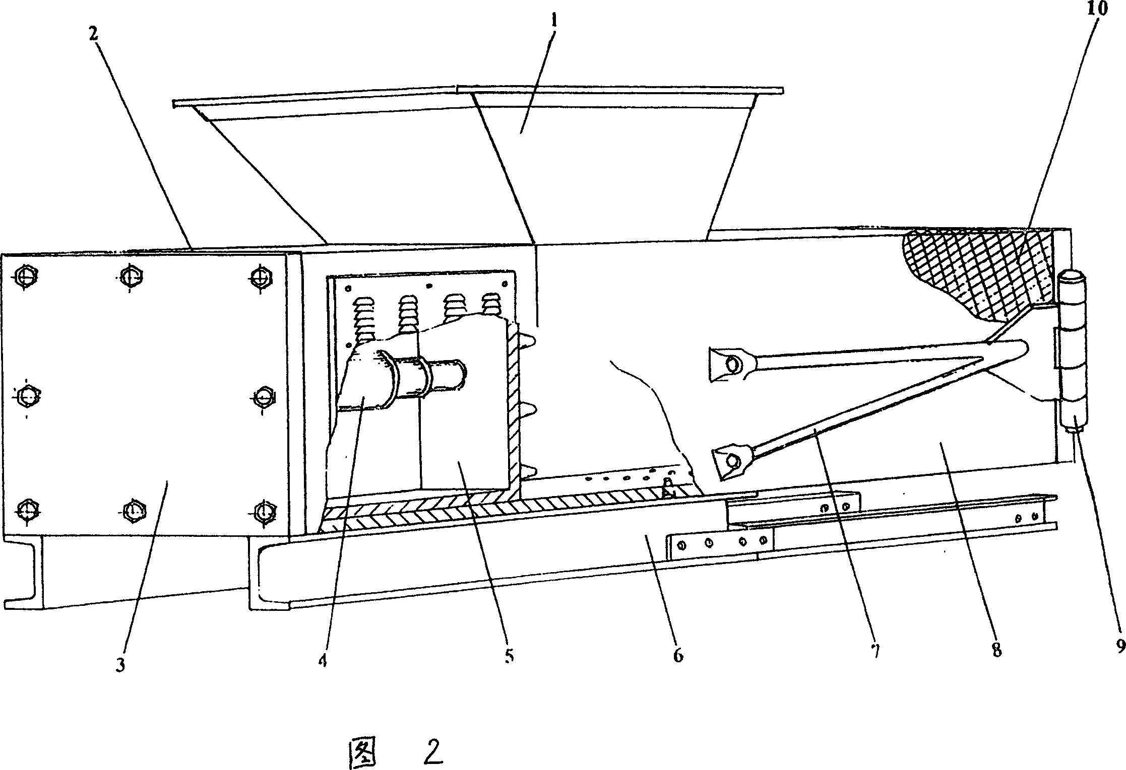 Closed type apparatus for compressing, stalling and transporting garbage