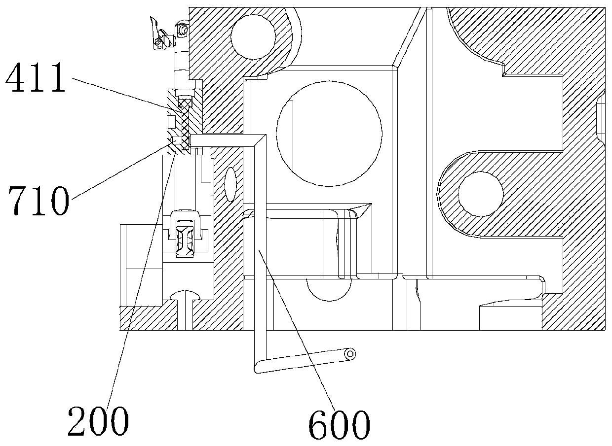 Oil discharge structure of looper mechanism on sewing machine