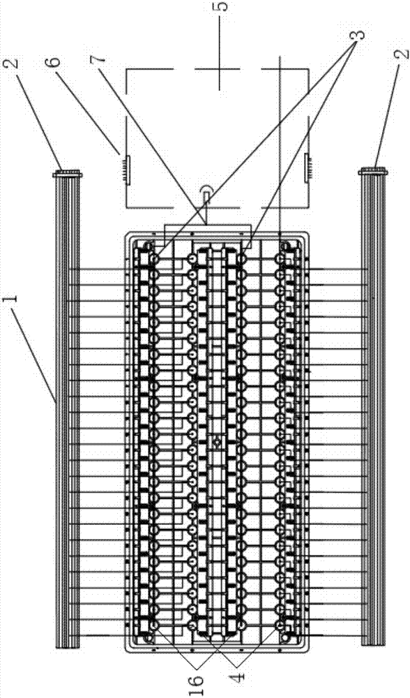 Auto-balancing battery tray