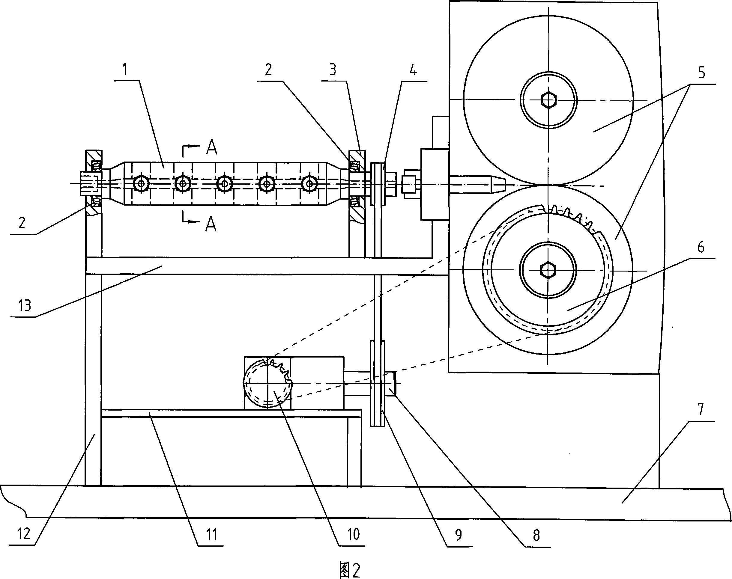 Cold heading machine straightening device