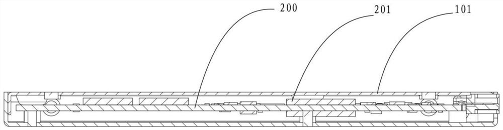 Sinking plate type connecting piece and solid state disk structure