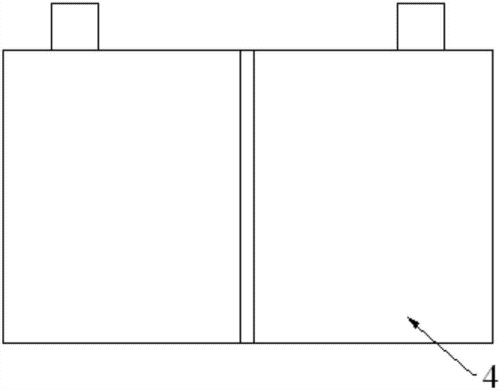 Battery pole piece and method for preventing battery pole piece from being curled