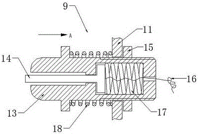 Shaft hoisting container charging device