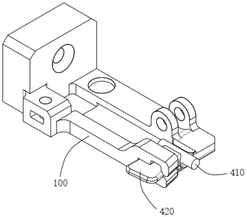 Puncture needle clamping device and surgical robot