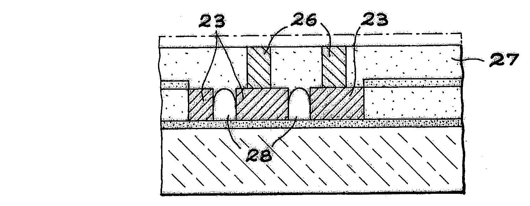 Interconnection structure with insulation comprising cavities