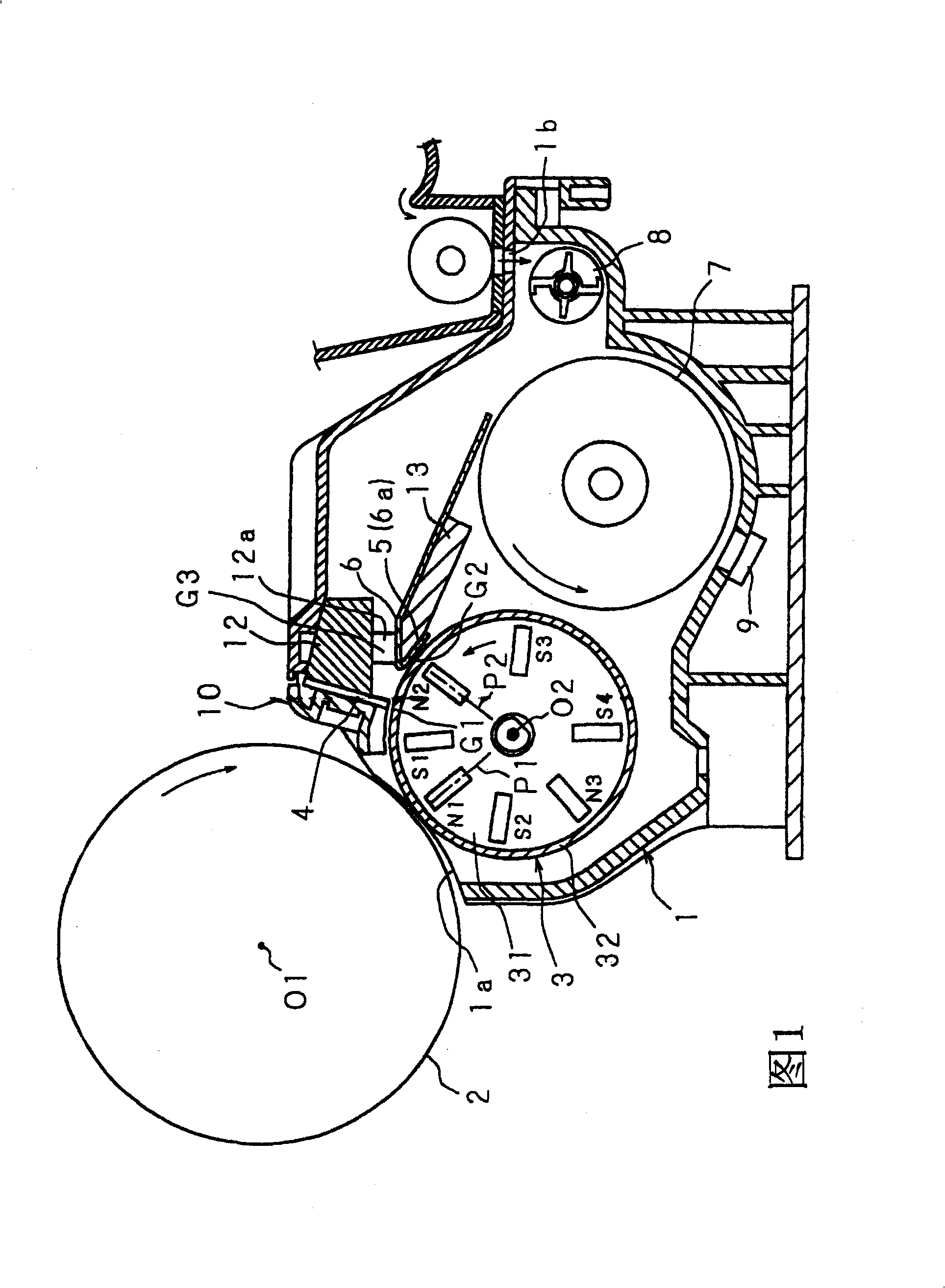 Developing device and image forming device