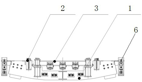 Pipe piece conveying device suitable for large-gradient transportation of whole-ring pipe pieces and conveying method of pipe piece conveying device