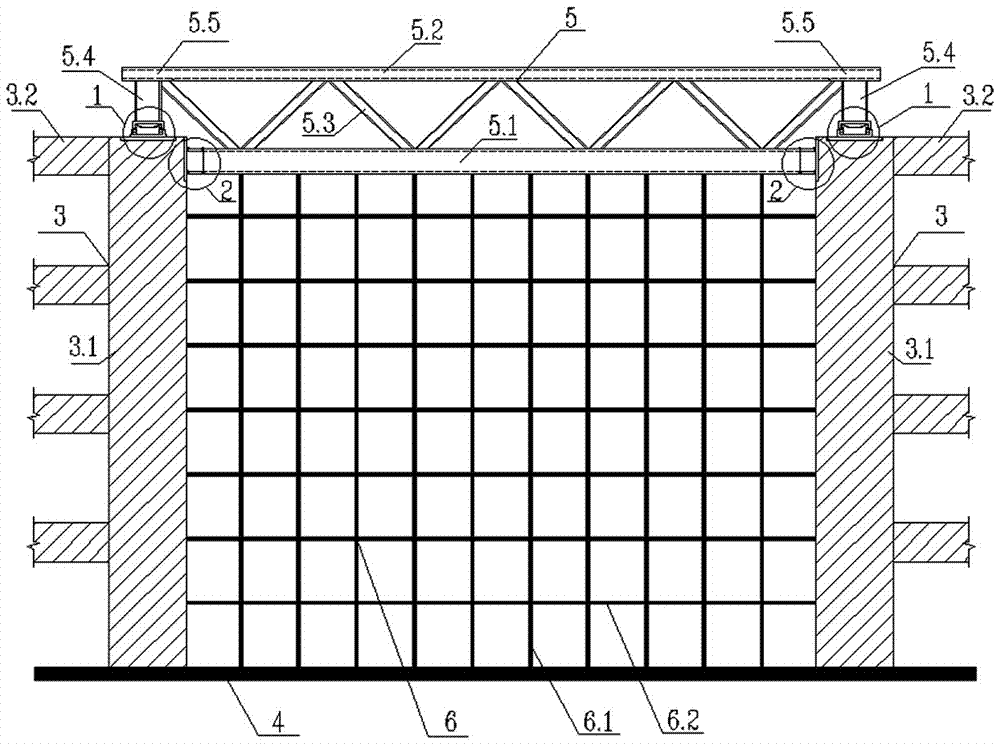 A cable curtain wall support system with a steel truss on the top and its construction method