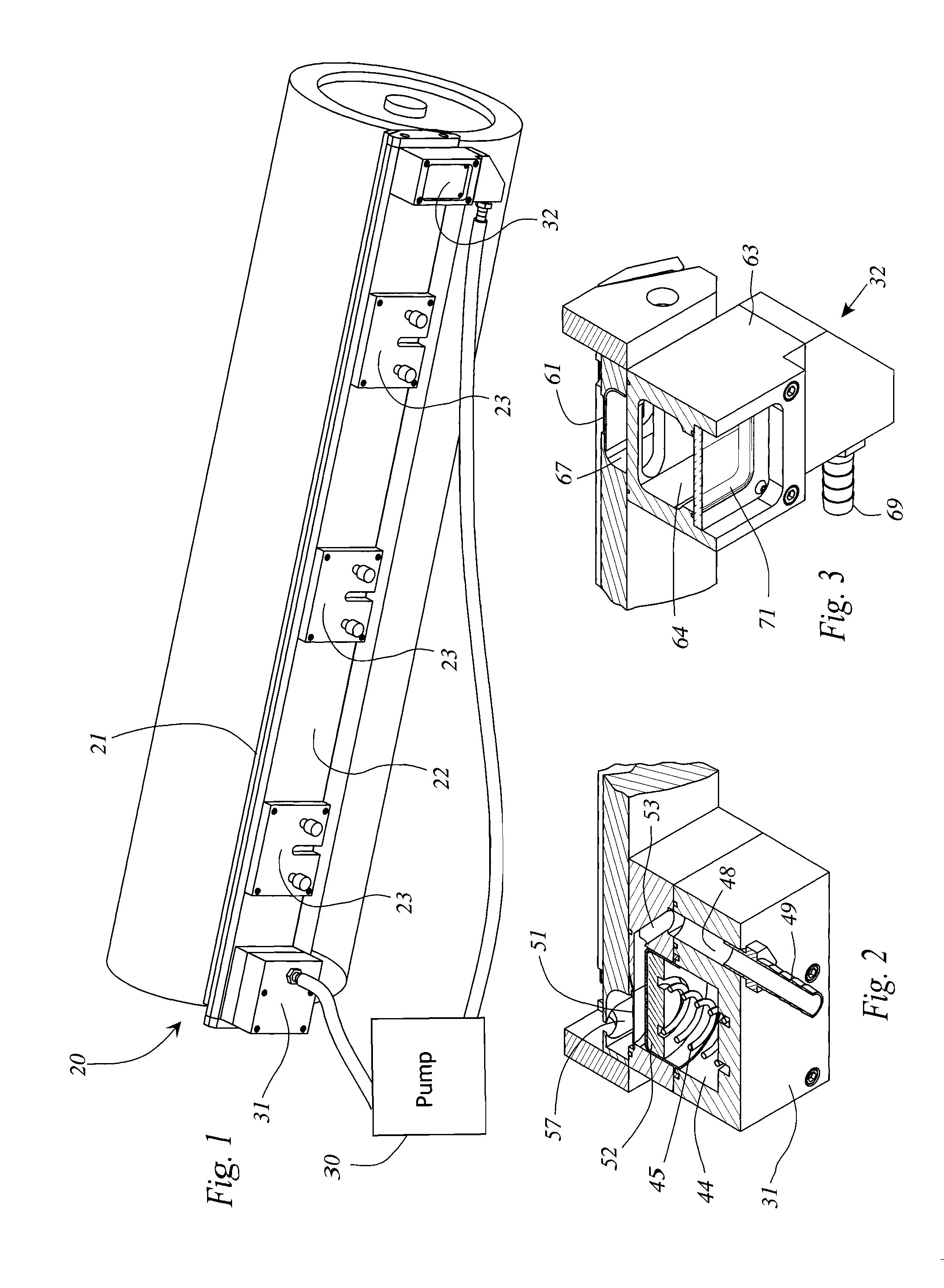 Stabilized high flow doctor blade head for transfer roller