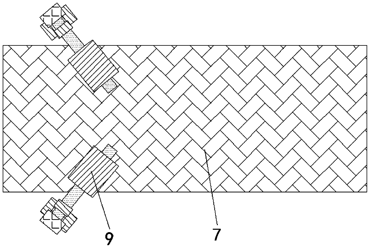 Levelling and ironing device for textile fabric