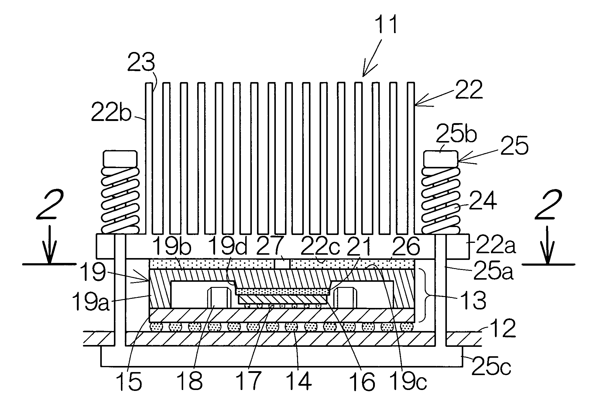 Electronic component package including heat spreading member