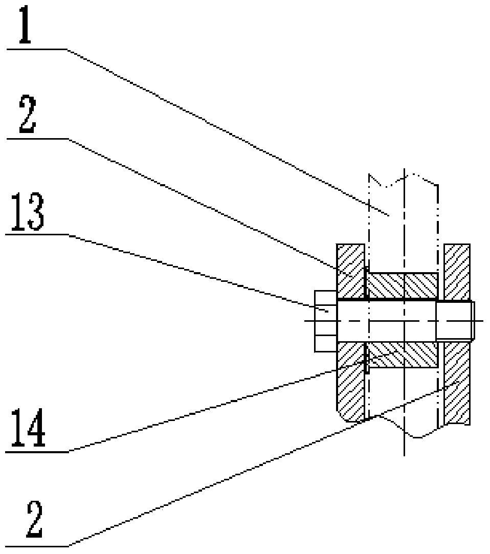 Anti-tension triple-connected middle string clamp for 1,000kV ultrahigh-voltage power transmission line