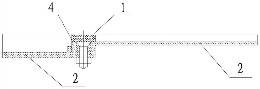 A detachable multi-lobed cabin section butt joint heat protection structure