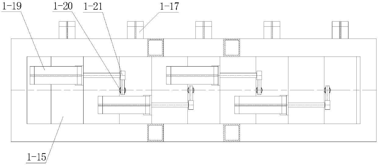 Mechanical arm grasping device and method for fruit automatic packaging device