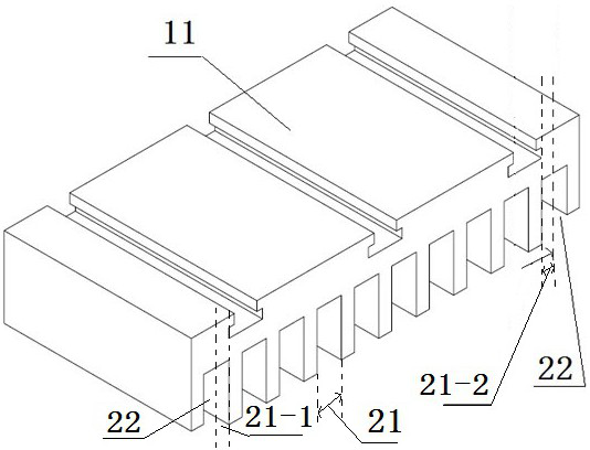 Flat plate type hybrid permanent magnet linear motor