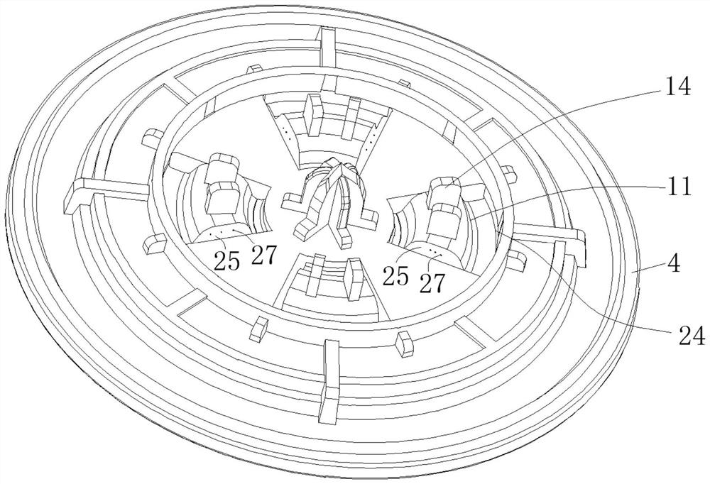 Single-cup structure capable of reversely puncturing bottom by external force