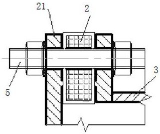 Self-cold-insulation compensator for low-temperature pipeline