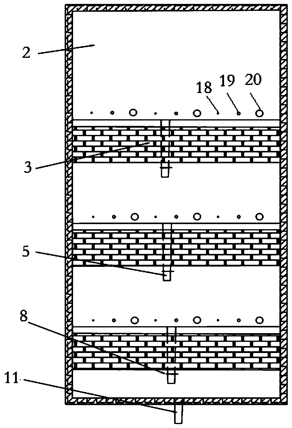 Device for simulating development of fractured pipeline in karst region