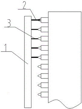 Device enabling foaming plugs of solar water heater to be quickly pulled out