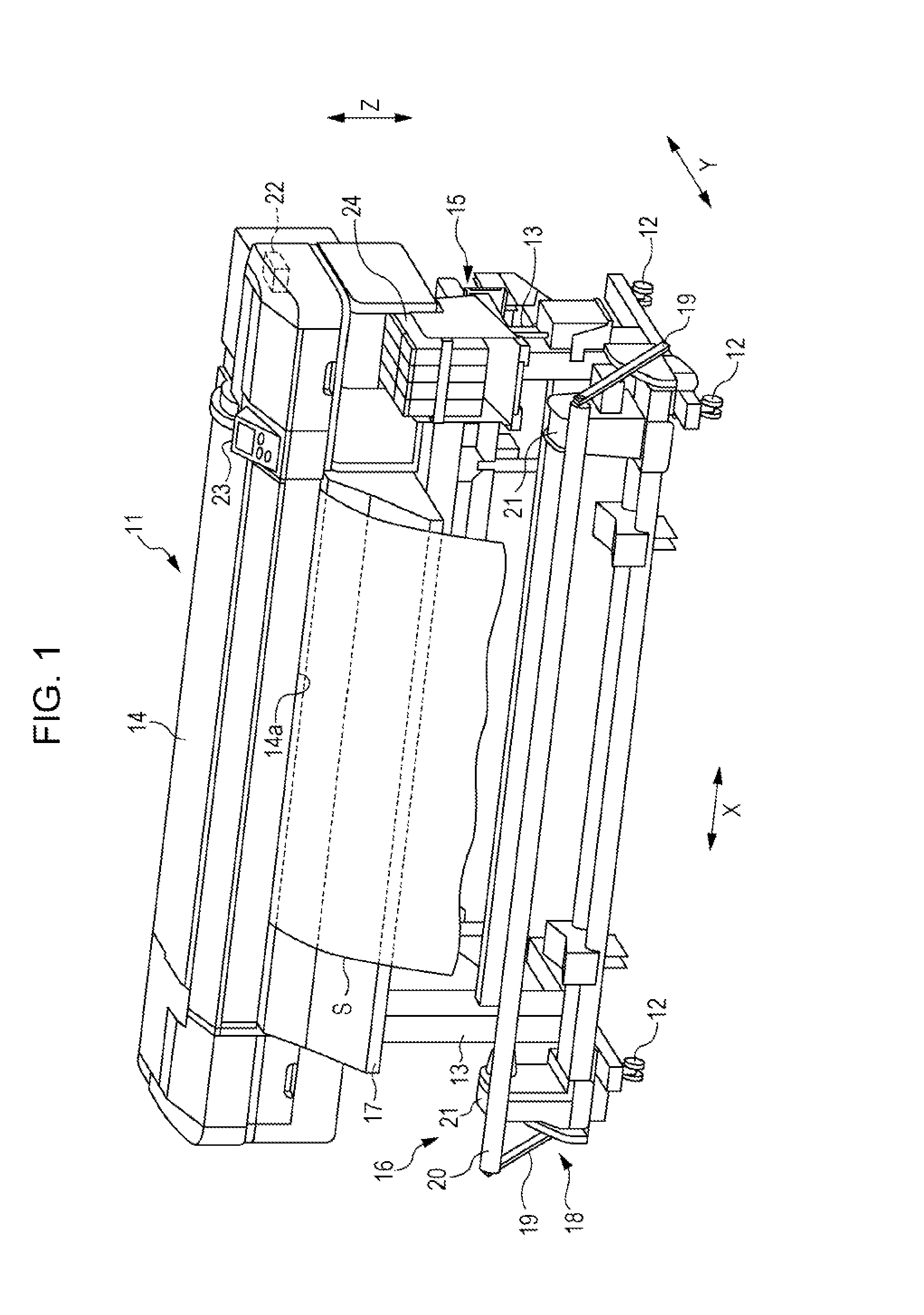 Transporting apparatus and recording apparatus